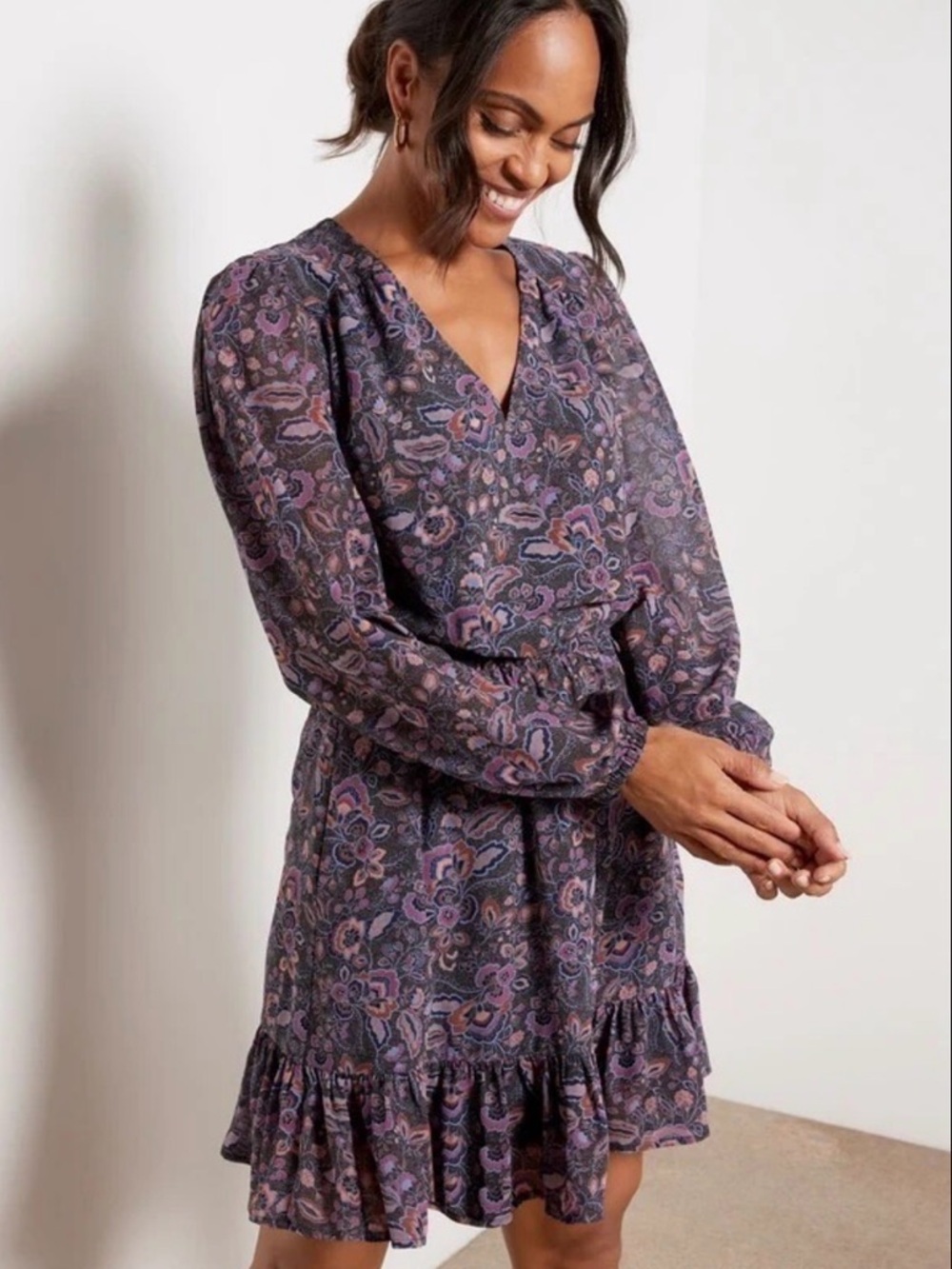 EVEREVE Lilac Paisley Floral Mini Dress Long‎ Sleeve Ruffle Hem Boho V Neck Sz S